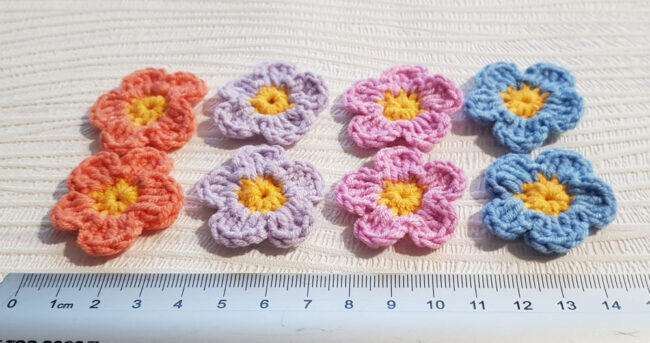 8st virkade blommor, ca 3,5 cm - Bild 5