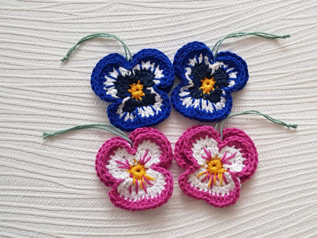 4st virkade penséer / violer  till påskriset, påskpynt, blommor - Bild 5