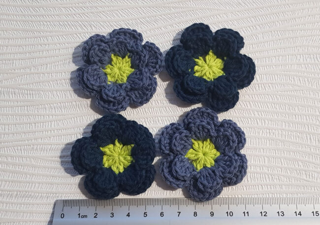 4 st virkade blommor, 5,5 cm - Bild 4