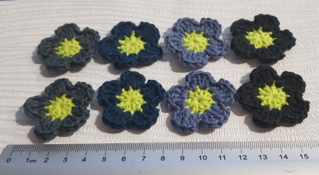 8st virkade blommor, ca 4 cm - Bild 4