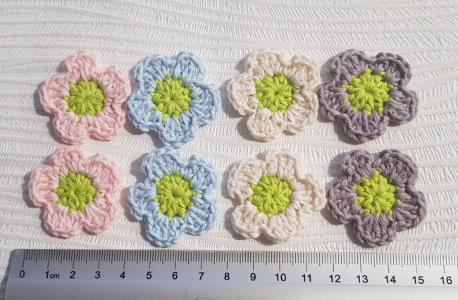 8st virkade blommor, ca 3,5 cm - Bild 5