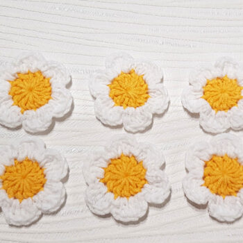 6st virkade blommor, ca 4,5cm