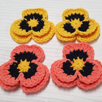 4st virkade penséer / violer, blommor