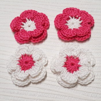 4 st virkade blommor, 6 cm