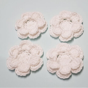 4 st virkade blommor, 5cm